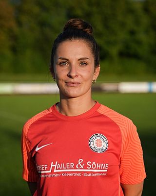 Leonie Scharfenecker