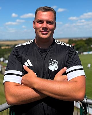 Leon Löpke