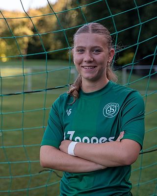 Nike Isabella Menssen