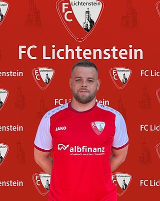 Dennis Üstün