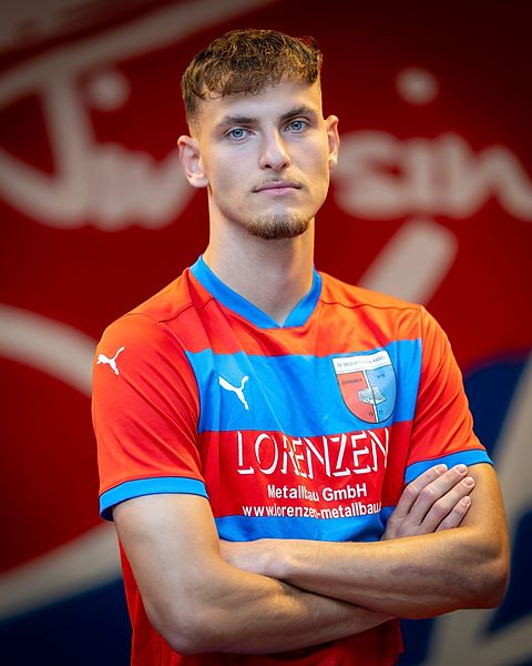 Tanju Gülüm