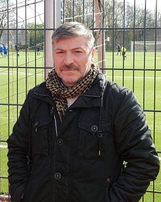 Sinasi Özbek