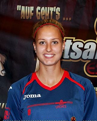 Julia-Vanessa Farr