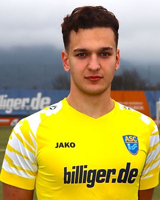 Yannick Üzüm