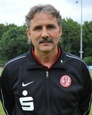 Dirk Helmig