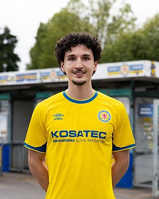 Luis Karaqi
