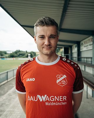 Lukas Gröbner