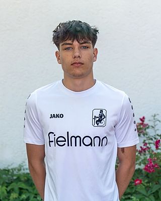 Luca Flügel