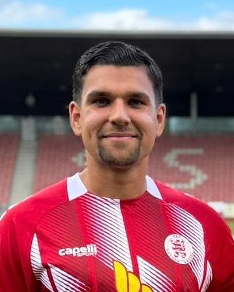 Cemal Sezer