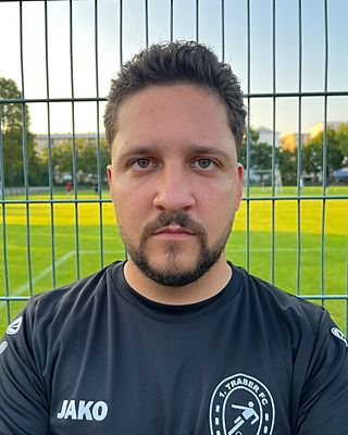 Tolga Özcelik