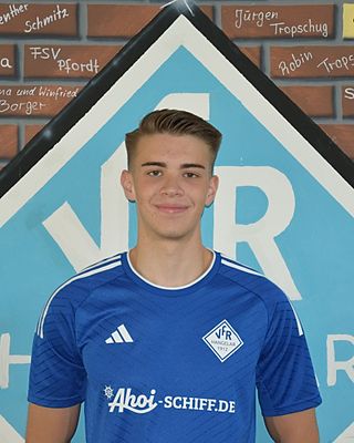Adrian Naruns