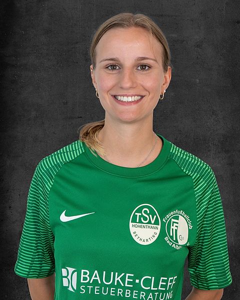 Esma Tiraki