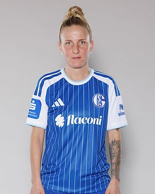 Julia Debitzki