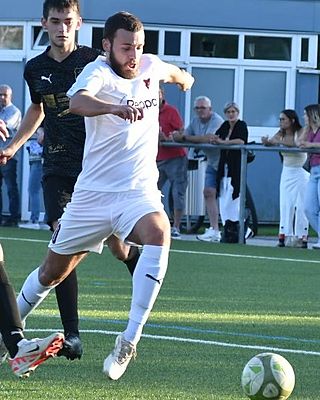 Yannis Nick Hartstirn