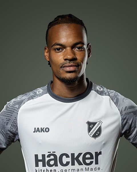 Ayodele Adetula