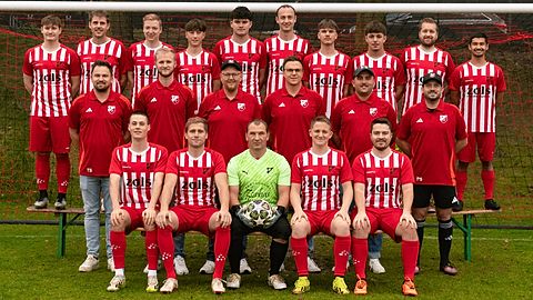 3. Reihe, v. l. n. r., Jonas Stieglbauer, Lukas Schwitz, Christian Enderl, Marcel Müller, Lukas Schneemayer, Vinzenz Haas, Jannik Gottinger, Dominik Weinberger, Benedikt Siedenhans, Benedikt Kopfinger
2. Reihe, v. l. n. r., Tobias Sprödhuber (1. Vorsitzender), Christoph Baumgartner (Betreuer), Dominik Müller (Co-Trainer), Alexander Koller (sportlicher Leiter), Martin Karlstetter (2. Vorsitzender), Phillip Sackmann (Trainer) 
Sitzend, v. l. n. r., Johannes Winklhofer, Florian Schmalhofer, Stefan Königsbauer, Rolf Philipp, Florian Brandtner