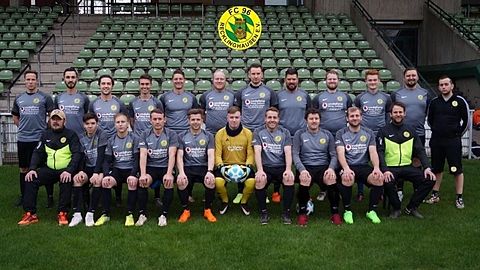 Unten links nach rechts: Olaf Griep (Trainer), Dustin Möldgen, Matthias Schwarz, Slawik Wjatschoslaw, Jan Hestermann, Mikey Polliwoda, Christian Brall, Martin Pospieszczyk, Mathias Krecichwost, Christopher Opalka (Co-Trainer) Oben links nach rechts: Malte Hillebrecht, Vitor Abilio Alves Ferreira, Joel Zibner, Tim Wedekin, Andreas Gaertner, Philip Oertel, Manuel Utech, Samy El-Zien, Philip Naskrent, Mick Kolk, Daniel Rüdiger