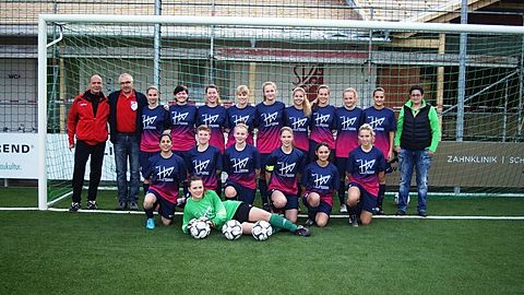 Hinten v.l.:  Hans Jörg Wölm, Ralf Winterhalter, Vanessa Rühle, Anna Winterhalter, Hanna Korol, Carmen Gerteis, Eva-Maria Windler, Katharina Thurner, Anna-Maria Cigolla, Rebecca Smith, Sarina Auer, Susi Stessl
Mitte v.l.:  Stefania Pinna, Nancy Mader, Sarah Heger, Jennifer Birkenberger, Jennifer Concalves, Sophia Maier

Vorne: Juliane Vocke 

Es fehlen: Clarissa Kircher, Alexandra Eckert, Caroline Albiez, Melanie Fischer, Larissa Thurner, Carina Jehle, Eva Gantert, Nicole Schnell, Stefanie Höhl, Franziska Schaller, Stephanie Laubis, Angelina Jahnel