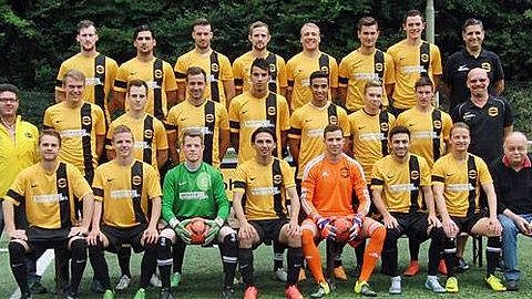 Hintere Reihe v. links n. rechts: Marco Theisen (C), Salih Tatar, Kevin Theisen, Carsten Gülden, Jürgen Wurth, Leon Teschendorf, Severin Brochhaus und Trainer Payman Rabet

Mittlere Reihe v. links n. rechts: Betreuer Frank Colacchio, David Risse, Jendrik Müller, Jonas Stiefelhagen, Omar Khodier, Murat Ekmen, Leon Fröhlich, Robin Theisen und Betreuer Ralf Bernau

Vordere Reihe v. links n. rechts: Robin Heber, Timo Oebbeke, Sebastian Waldbauer, Hakan Ekmen, Sascha Nußbaum, Hakan Gürsoy, Tibor Heber und Vorstandsmitglied Achim Lammers

Es fehlt: Co-Trainer Matthias Brombach und Torwarttrainer Jörg Volkmar