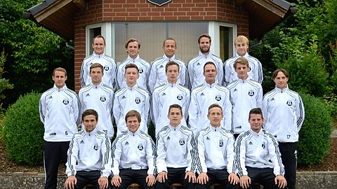 Von oben links: Chris Phipps, Sebastian Rüther, Maik Dorenkamp, Michael Krone, Björn Lamping. Mitte von links: Dirk Schomäker, Björn Boberg, Florian Jordemann, Dwayne de Jonge, Tobias Wolters, Leonard Plois, Thomas Vossenkämper. Unten von links: Daniel Sprenger, Mirko Schleibaum, Luca Maunert, Julian Pawlak, Dominik Wellen. Es fehlen: Marc Kamper, Timo Schimmöller, Andre Schimmöller, Michael Schiffbänker, Tim Flatau, Matthias Brand, Markus Fischer.