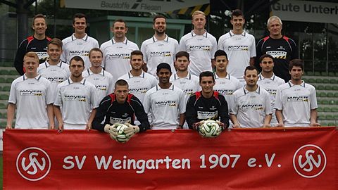 Hinten von links: Trainer Michael Steinmaßl, Kevin Blaser, Szabolcs-Mihaly Perenyi, Robin Kny, Raphael Schmid, Stjepan Jurisic, Co-Trainer Harry Holzbaur 
Mitte von links: Dominik Delimar, Manuel Gnann, Sandro Flaiz, Tim König, Lulzim Rahmani, Daniele D´Ercole 
Unten von links: Dominik Boos, Martin Bleile, Heiko Holzbaur, Deepan Theivendravajah, Sven Erber-Mauch, Rocco Mazziotta, Tony Giesser 
Auf dem Bild fehlen: Robert Heil, Jakub Jelonek, Kai Zoyke, Josef Szente