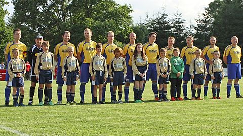von links nach rechts: P.Schwendel, H.Schmidt, J.Böttger, F.Beer, M.Ehnert, P.Reissmann, K.Fobow, R.Rudorisch, K.Leuthold, M.Czapek, C.Fischer

Foto: A.Grimm
