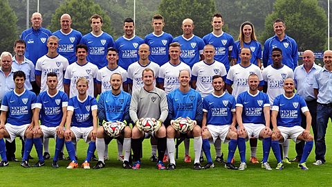 Hintere Reihe von links: Co-Trainer Martin Wissler, Fabian Kluge, Christian Ophoven, Guido Perrone, Almin Mislimovic, Thomas Fuhrler, Simon Blaschke, Physio Sabine Rhein, Trainer Kurt Schwald
Mittlere Reihe: Spielausschuss Klaus Braun, 1. Vorsitzender Gerhard Schmidt, Patrick Keller, Arjenit Gashi, Tunahan Kocer, Waldemar Dercho, Patrik Kierzek, Philipp Wengenmayr, Fahredin Zikolli, Yannick Krizoua, 2. Vorsitzender Bernd Vogtsberger, Sportlicher Leiter Perseus Knab
Vordere Reihe: Imad Kassem-Saad, Caner Acar, Yannik Weber, Christoph Düster, Sven Rodehau, Daniel Korn, Sascha Strazzeri, Florian Emmerich, Eike Elsasser
Nicht auf dem Bild: Cüneyt Eksi, Yannik Böhler, Fabio Bibbo, Fayira Keita