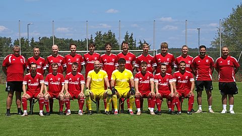 obere Reihe (von links): Teammanger Harald Sitzmann, Stefan Benedikt, Christian Rummel, Fabio Jackson, Michael Garvey, Nils Geyer, Bastian Benker, Milan Krause, Kevin Stastny, Alexander Aulitzky, Sportlicher Leiter Alexander Roth, Trainer Erol Korkmaz

untere Reihe (von links): Erdinc Korkmaz, Lukas Frank, Manuel Vogl, Stefan Lingmann, Jakob Sitzmann, Marco De Paola, Daniel Wenk, Emre Veli

es fehlen: Benjamin Takacs, Dennis Tverdov, Burc Arikan, Berk Arikan, Ammet Aydogan, Fabian Frei, Stefan Meyer, Michael Schmidtkunz, Luca Schönsee, Njarasoa Tojoheri, Moritz Pfeiffer, Niklas Schell, Yaman Absi