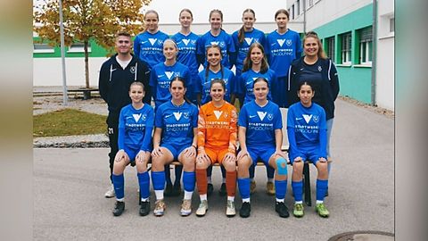 H.v.l.: Sophia Kischkel, Lena Berleb, Julia Wac-Wenzel, Julia Aster, Lena Erlemeier
M.v.l.: Patrick Lache, Viola Vogt, Teresa Salzberger, Esther Lichtinger, Lena Haider
V.v.l.: Marlene Thoma, Christina Hilger, Johanna Maier, Amelie Unterhauser, Pelinsu Arslan