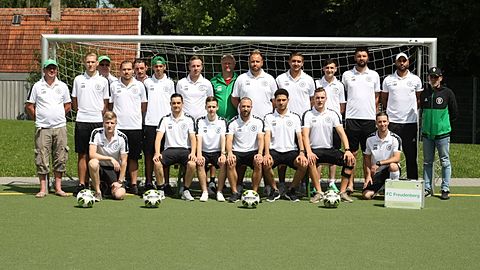 hintere Reihe von links: R.Jilg, C.Gruschka, R.Kosinski, D.Paiszidor, M.Raffauf, M.Zouak, P.Michel, M.Wink, D.Kosinski, C.Campo, C.Ellekoglu, D.Klein, T.Handrick, W.Kress.
vordere Reihe von links: F.Paulsen, M.Khelil, M.Ettingshausen, D.Kress, A.Assar, M.Michel, K.Ettingshausen