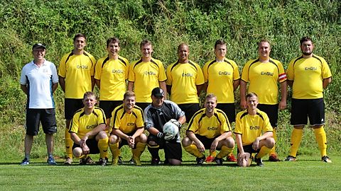 hinten v. l.: 1. Vorstand und Co-Trainer Norbert Högl, Kevin Brunner, Roland Bayer, Spielertrainer Thomas Benkler, Chad Williams, Dominik Baldauf, Patrick Müller, Corbinian Wedlich

vorne v. l.: Markus Becher, Max Geißler, Dominik Braun, Christian König, Maximilian Högl