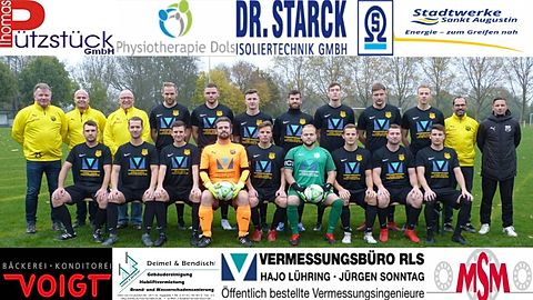 Obere Reihe v.l.n.r.: 1.Vorsitzender Frank Hofenbitzer, 2.Vorsitzender Oliver Sedlag, Kassierer Jürgen Philo, Andreas Kurscheid, Christopher von Ebbe, Lars Tognino, Marius Furk, Henrik Lindacher, Sejdi Hukolli, Anton Schmidbauer, Schriftführer Jörg Schmidt, Trainer Marek Dabrowski Untere Reihe v.l.n.r.: Roberz Szczepanski, Simon Graber, Markus Moi, Frank Sieberz, Max Conrad, Norman Bittner, Marcel Mahlberg, Niclas Salchow, Lukas Wachter