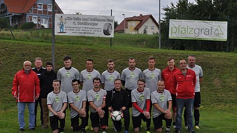 TSV 1908 Schwarzenborn e.v. 1 Seniorenmannschaft Spielserie 2014/15
                       Kreisliga A2 Schwalm-Eder
 
h.vl. Trainer Klaus Lapczina, 2.Vorsitzender Jürgen Liebermann, Raffaele Santoro, Hagen Mook, Patrick Gatza, Axel Richardt,        Sascha Ohl, Patrick Schneider, Gernot Mook, Betreuer Uwe Roth,     Marcel Eichler

knieend vl. Joshua Piel, Martin Munk, Mannschaftskapitän Pascal Gies, Martin Friedrich, Dennis Badeck, Jan Liebermann

es fehlen: Tim Hebebrand, Gerhard Teiz ,Nino Santoro,             Hendrik Engels, Lukas Piel