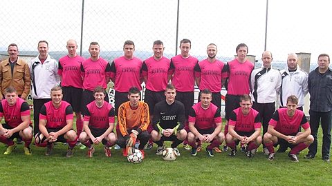 hintere Reihe von links nach rechts: Konrad Giehl (Getränke Giehl), Klaus Bauer (Trainer), Alexander Siller, Tobias Weiß, Markus Knörrer, Christian Hess, Dominik Sellner, Ramon Illner, Thomas Stark, Florian Zeitler, Dominik Grötsch (Spielleiter), Günther Hess (1. Vorstand)
untere Reihe von links nach rechts: Lukas Gruber, Patrick Kreuzer, Stefan Giehl, Manuel Heinl, Jan Altrock, Linus Hartmann, Emanuel Slany, Florian Burger