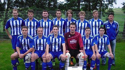 hintere Reihe von links: Tobias Hell,  Herbert Heyne, Michi Fesl, Michi Rohn, Thomas Anetseder, Johannes Holzhacker, Heinz Knollmüller, Trainer Hermann Schlager;

vordere Reihe von links: Martin Maier, Michi Jungwirth, Johannes Duschl,  Martin Krinninger,  Christian Kasper, Christian Schätzl;

Andi Wagner, Daniel Holzhacker  fehlen