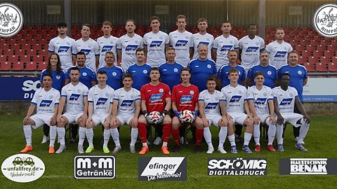 hintere Reihe v. links: Ozan Akdeniz, Lukas Behringer, Jaran Karle, Friedrich Philipp-Messerschmidt, Tim Budemann, Andreas Hagen, Samuel Fishman, Antonio Sicaja, Mohamed Conte, Vladislav Ursu
mittlere Reihe v. links: Co-Trainerin Conny Böck, Chef-Trainer Marcel Bauer, Betreuer Harald Bauer, Teammanager Tristan Hofmann, Sportleiter Matthias Schmelzeisen, Abteilungsleiter Gustav Seiwerth, Torwart-Trainer Frank Bahr, Betreuer Bernd Kütt, Vorstand Jens Bausenwein
vordere Reihe v. links: Ricardo Santos, Christian Kuhn, Sven Burkard, Sandro Kramosch, Robin Michel Falko Engert, Marco Kramosch, Felix Deißenberger, Oliver Makulik, Madaani Seidu.
 
Es fehlen: Physiotherapeutin Caro Vierzigmann, Ali Heidari, Joel Flores Vega, Moritz Fischer, Mamadou Bah, Pascal Dlugaj