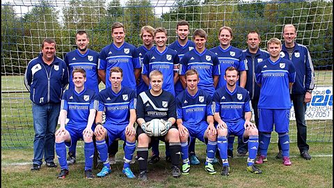 Hintere Reihe von links: Jens Tietjen, Christoph Brüggemann, David Armonies, Malte Armonies, Malte Grimm, Jannis Lemmermann, Marian Wehber, Sven Armonies, Michael Pape, Dennis Peterich, Horst Wiebusch.
Vordere Reihe von links: Marcus Pietsch, André Prigge, Marcel Martens, Kim Peterich, Wladimir Lysenko