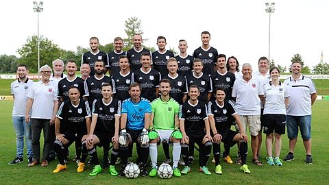Vordere Reihe von links:#10 Dusan Ostojic,#19 Dominik Spiewok, Bodo Schustok,#1 Stephan Pratsch,#17 Mariyan Angelov,#22 Severin Muthmann

Mittlere Reihe von links: Vorstand Öffentlichkeitsarbeit Tobias Nagl, 1.Geschäftsführer Reinhard Dorner, Teammanager Bert Hierl,#6 Vitaly Abb, 1.Vorstand Manfred Schötz,#8 Jehal Noman,#3 Gabriel Lozancic,#11 Daniel Stavlic,#7 Kamil Hein,#5 Daniel Ertl,#9 Aaron Bice, Trainer 1.Mannschaft Axel Dichtl, Betreuer Udo Kröber, 2.Vorstand/Co-Trainer Andreas Kröber, Physio Barbara Schwebel, Teammanager Tobias Forster

Hintere Reihe von links:#21 Valentin Popescu,#13 Patrick Eberl,#20 Tsvetan Antov,#16 Michael Kettl,#23 Milen Bonev,#2 Paul Kwasny

Es fehlen: Alexander Brandl, Mato Marcinkovic, Johannes Kunz, Physio Tanja Klein