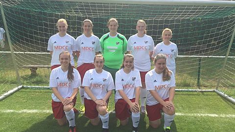 Magdeburger FFC III presented by MDCC
v.H.l.: Pauline Floegel, Fabienne Sonntag, Laura Ziesing, Stefanie Gießwein, Jennifer Rodak
V.v.l.: Michelle Hahn, Ina Freihorst, Alica Lange, Caroline Massek