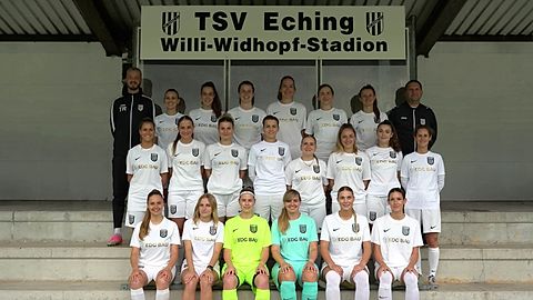 Oben v.l.: Marvin Frehe (Trainer), Anna-Lena Beer, Marianne Böhm, Paula Theis, Silvana Franke, Anna Zieglmeier, Eva Maurer, Frank Weichselbaum (Teammanager)

Mitte v.l.: Sandra Mederl, Sonja Ermair, Magdalena Merkl, Gentiana Hoxha, Alicia Proschek, Melissa Fladung, Julia Hauptkorn, Anja Mederl

Vorne v.l.: Katrin Schwentner, Lara Kovacevic, Lorena Sukaj, Vicky Mucha, Elise Lutz, Tatjana Resenscheck

Es fehlen: Isabell Gmelch, Marlene Ritzmann, Eva Brem, Emily Grund, Alisha Jost, Anika Aberl, Elisa Josephs, Laura Priselac, Lilly Reulein