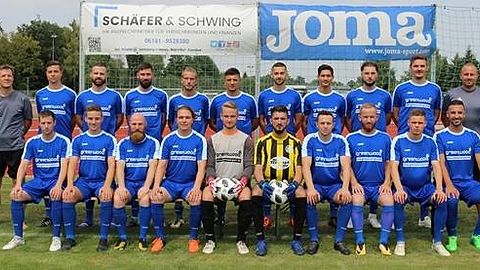 Quellenangabe Teamfoto: Homepage FC Germania 09 e.V. Niederrodenbach
v.l.n.r.Hintere Reihe: Jochen Breideband (Trainer), Niklas Kröhl, Tim Wissenbach, Thomas Goldmann, Alexander Krämer, Emanuele Giuliana, Sanimir Bekirov, Karim Medaghri, Michel Lovrencic, Adrian Gepel, Tobias Kirchner (Co- und Torwart-Trainer)
Vordere Reihe: Marcel Fuchs, Dejan Gesch, Holger Terhoeven, Dominik Wenisch, Julian Scharlau, Onur Kayayurt, Mirko Bach, Faton Shurlliqi, Mark Derse, Almir Bekirov
Auf dem Bild fehlen: Emre Akcay, David Klimas, Karim Hinz, Onur Bulut.