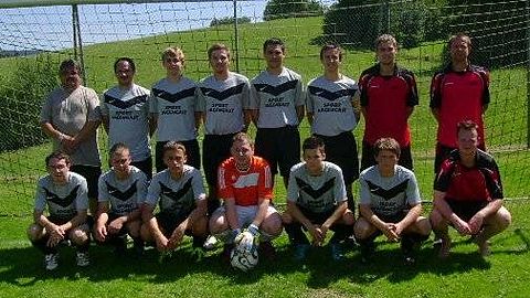 von oben links: Binder Johann (sportl. Leiter), Schmidt Eugen, Sgraja Martin, Breu Andreas, Gräff Florian, Bartczak David (C), Feldmann Gerhard, Günther Thomas (Trainer)
von unten links: Spanner Tobias, Furchner Christian, Langenberger Nico, Kälbli Armin, Langenberger Matthias, Seitz Johannes, Sobstyl Georg