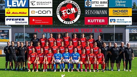 Hintere Reihe von links: Benjamin Schmidt (Co-Trainer Analyse), Dominik Martin, Rufus Roth, Timo Schmidt, Luis Pfaumann, Jakob Gräser, Simon Möst, Maximlian Dolinski, Daniel Jehle (Leiter Athletik + Reha).
Mittlere Reihe von links: Robert Manz (Kader-Planung), Martin Gruber (Torwart-Trainer), Christian Braun (Kader-Planung), Candy Decker (Co-Trainer), Dominik Fiebig (Betreuer), Uros Micic, Luan Fusaro, Philipp Kirsamer, Fabian Lutz, Lukas Rietzler, David Remiger, Mike Gerhardt, Constantin Kresin, Noah Hill, Matthias Günes (Cheftrainer), Niko Fiebig (Betreuer), Serge Ahrens (2. Vorsitzender/Sportvorstand), Esad Kahric (Sportlicher Leiter), Armin Fuchs (Betreuer).
Vordere Reihe von links: Max Zeller, Pascal Maier, Michael Bergmann, Felix Unger, Dominik Dewein, Daniel Keller, Luka Petrovic, Kim-Bryan Paschek, Jonas Koller.