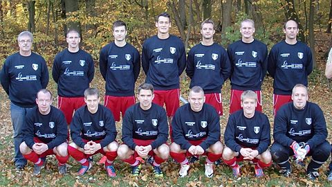 Hintere Reihe von links nach rechts: Trainer Klaus Nuhn, Betreuer Walter Otto, Niko Banze, Philipp Köhler, Eugen Haas, Florian Knauf, Lars Heinrich, Nico Lies, Betreuer Karl-Heinz Garde
Vordere Reihe von links nach rechts: Michael Boll, Sven Nordmeier, Tim Garde, Claudio Mari, Patrick Kornetzki, Oliver Rahm