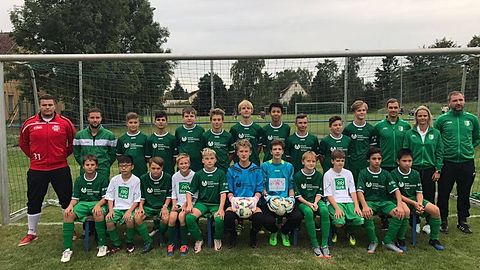 hintere Reihe von links: Gabriel Schaub (Trainer), Tony Moser (Trainer), Pascal Hauck, Neschat Faris, Niels Rohrberg, Duc Lam Nguyen, Magnus Glawe, Petar Vasilev, Lucas Schirmer, Ludwig Geigenmüller (Trainer), Antje Neise (Mannschaftsleiterin), Stefan Schäfer (Trainer)
vordere Reihe von links: Nick Leon Meinel, Tony Long Ngoc Nguyen, John Neise, Lukas Günther, Eric Fischer, Bela Görlitz, Jourdain Fabrice Büchel, Jannis Bonk, Sarmad Majeed Jumaa, Cong Minh Nguyen