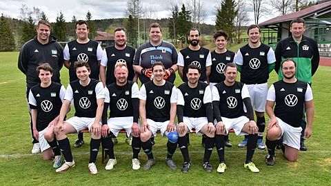 Zweite Reihe von links: Lukas Wörz, Konstantin Ficker, Thomas Häring, Tim Janouschek, Qais Al Jamous, Johannes Straub, Daniel Hannich, Andreas Lacher
Erste Reihe von links: Daniel Jäkel, Maximilian Staffen, Andreas Liehmann, Daniel Hutter, Antonio Garofalo, Patrick Garofalo, Michael Frommknecht