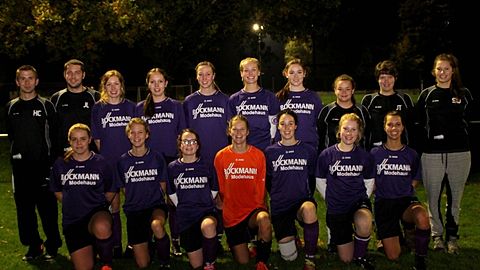 Obere Reihe: Hendrik Christ, Jan-Lukas Schütt, Sonja Groll, Kathleen Wessels, Larissa Meyer, Selina Warner, Melina Erdmann, Daria Lübbert, Jana Thöle, Anja Specht
Untere Reihe: Caroline Hemminghaus, Paula Niederwestberg, Laura Kampmeyer, Verena Stieve, Gesa Wiebrecht, Sarah Kampmeyer, Marisabel Specht
Es fehlen: Janika Mertens, Susanna Timpe, Julia Birth, Greta Neureiter, Ann-Christin Pohlmann, Vivien Niemöller