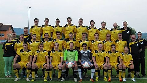 Vordere Reihe sitzend von links:
Marvin Wöhrlin, Viktor Radke, Eduard Hubert, Fabian Seeger, Johannes Wagner, Manuel Ritter, Thomas Kollmeier, Andreas Hiß.

Mittlere Reihe von links:
Laura Bohn (Masseurin), Jan Ketterer (Trainer 2. Mannschaft), Jan Erb, Jörg Meyer (Pressesprecher), Tim Ritter, Torben Last, Nico Werneth, Daniel Weis, Benjamin Spaich, Stefan Eckert, Simon Herold, Hannes Eckerle, Karsten Wiegand (Trainer), Björn Kloth (Co-Trainer).

Hintere Reihe von links:
Thomas Gerber, David Tolksdorf, Gabriel Castro Cordero, Tim Nübling, Philip Zängle, Alexander Weis, Christian Feldmeier, Clemens LÖsch, Daniel Futterer (Spielauschuss).

Es fehlen:
Rolf Kretz (Torwarttrainer und Stadionsprecher), Michael Weiß (Torwarttrainer), Mario Hamann (Co-Trainer 2. Mannschaft), Alexander Herold, Andreas Horcher, Markus Troxler, Florian Genzel, Daniel Schieble, Dominik Kuhn, Kai Hüttner, Liridon Jetullahu, Andreas Weis, Frederik Schopferer, Tobias Futterer, Fernando Meyer, Markus Ringswald.