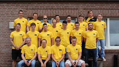 obere Reihe von lins : Timo Aushorn, Giovanni Rocchetto, Jens Fuhrmann, Daniel Strohmeyer, Marco Kaus, Nico Schoofs, Tobias Nehnes, Patrick Kaiser
mittlere Reihe von links: Christian Müller, Mirco Budek, Mario Rizzo, Matthias Koch, Jonas Westheider, Björn Blenckers, Joachim Hendrych
untere Reihe von links: Theo Joosten, Dennis Reintjes, Wolfram Denneßen, Emanuel Grunwald
