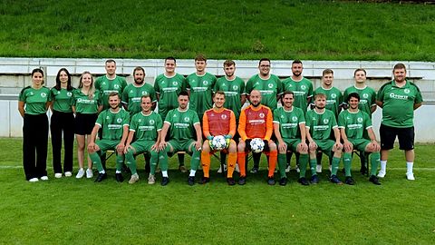 oben von links: Burkhard Eva, Osterhuber Alicia, Höß Barbara, Brandstetter Alexander, Preschl Patrick, Wollesack Luca, Lechner Valentin, Miller Max, Finkenzeller Tobias, Wegele Michael, Großhauser Roman, Aechter Florian, Näßl Sebastian
unten von links: Asam Niklas, Hoepner Merlin, Lang Jeffrey, Lugmair Julian, Stöckl Christian, Rieblinger Stefan, Bruhn Leon, Karl Alexander